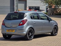 VAUXHALL CORSA 1.2 PETROL MANUAL IN TOP CONDITION. MOT JAN 2027. SERVICE HISTORY