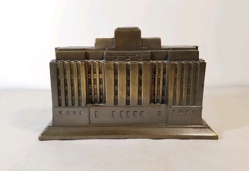 OLD SOUVENIR BUILDING BANK BANKERS LIFE COMPANY DES MOINES ESTABLISHED 1879