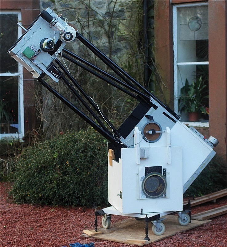 TWENTY INCH REFLECTOR TELESCOPE Dobsonian, with sky computer and