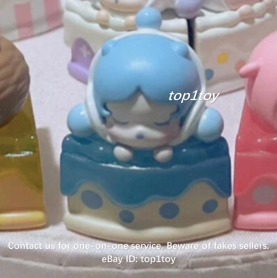 POP MART x SKULLPANDA Creamy Cake 2 Skullpanda Mini Figure