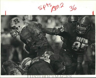 1985 Press Photo Rummel Raider against Brother Martin High School Football