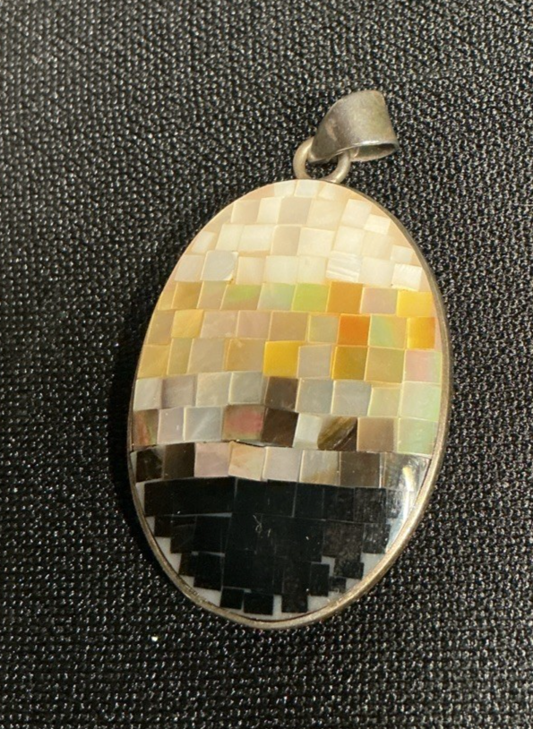 Vintage Modernist MOP Shell 925 Black Lip Shell Mosaic Pendant 12.9g 2"