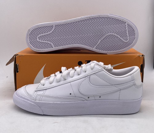 Тройные белые кроссовки Nike W Blazer Low 77 DC4769-101, женский размер