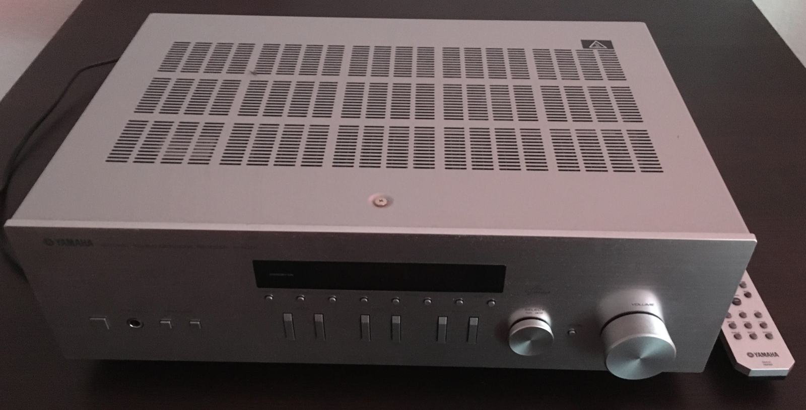 Yamaha R-N301 (mit Airplay, Spotify)