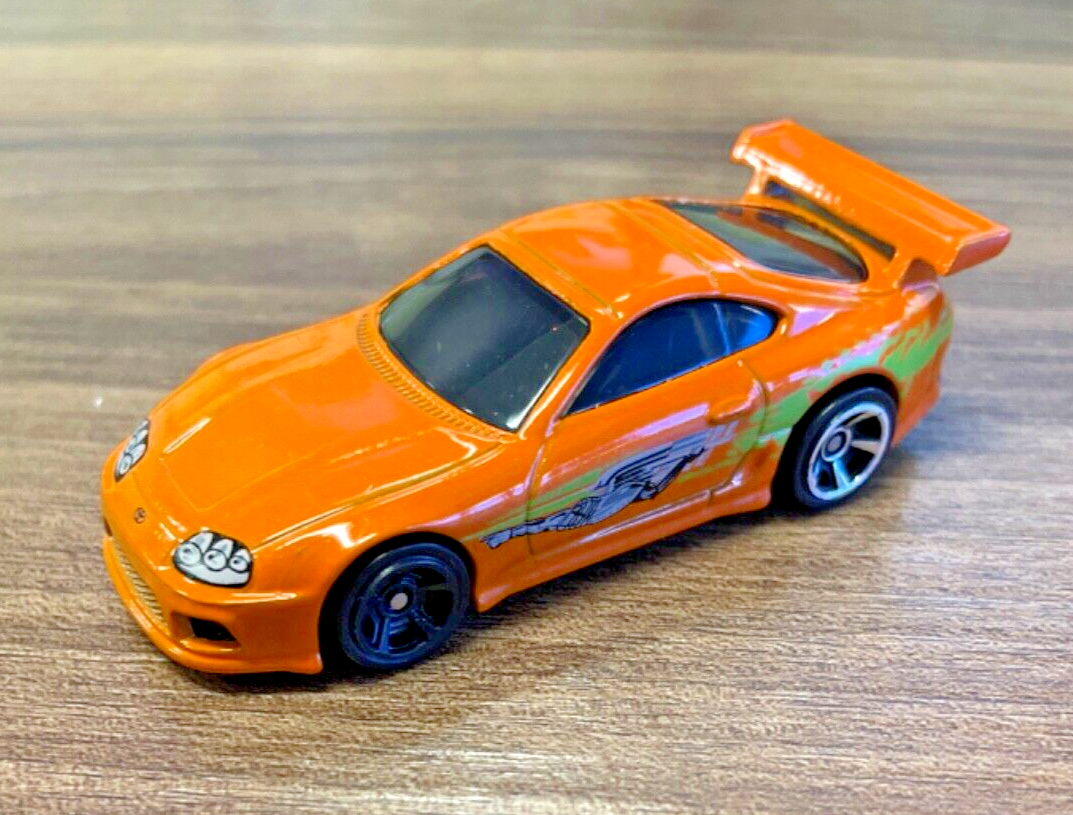 ミニカー Hotwheels FAST&FURIOUS TOYOTA SUPRA Amazon.com: Hot Wheels HKD25 Fast and Furious - Toyota Supra