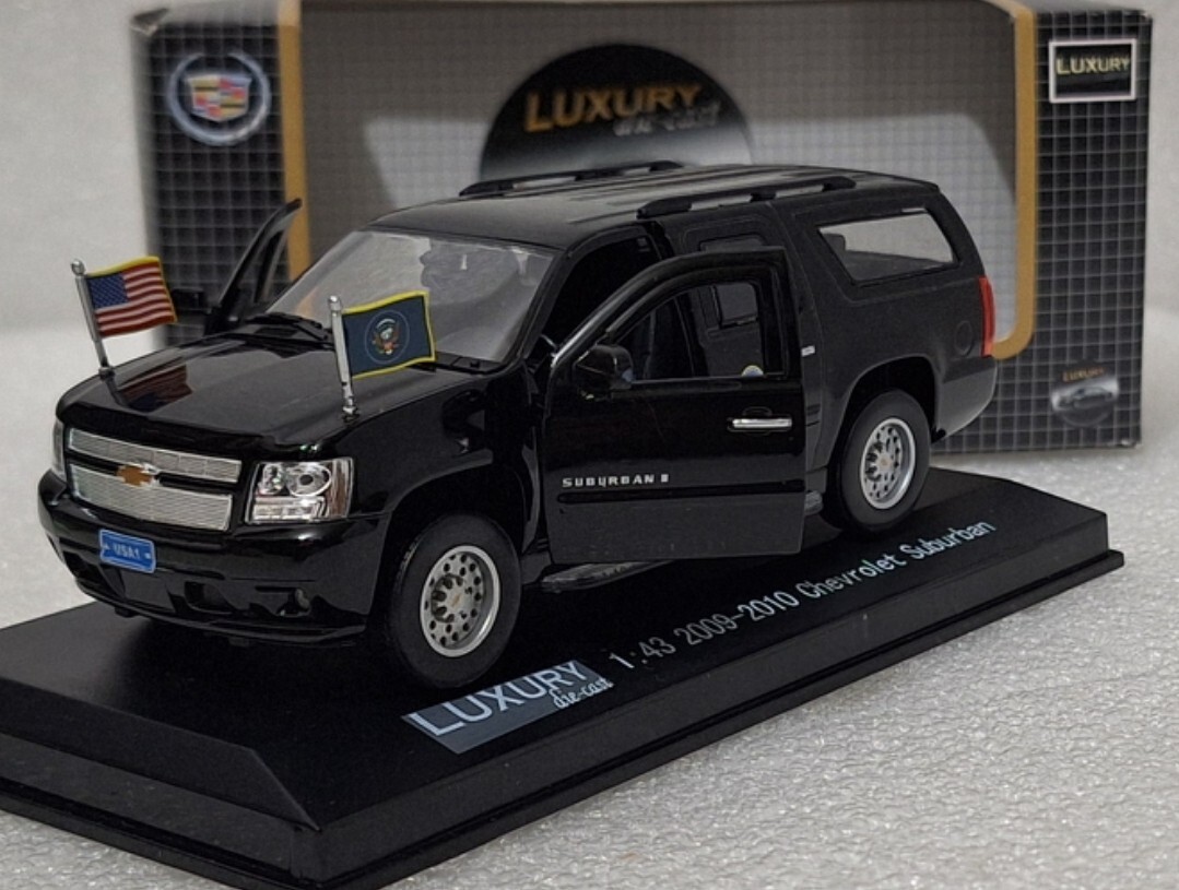 LUXURY1/43 Chevrolet Suburban アメリカ大統領仕様 $_57.JPG?set_id=880000500F
