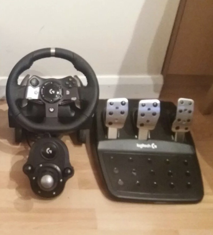Logitech G920 steering wheel/pedals/shifter. Xbox one/Pc in Eynesbury