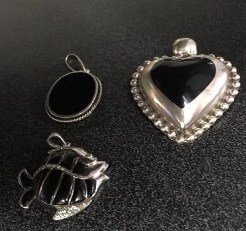 .925 Sterling Silver 31.0 total gms Onyx Gemstone  Lot Of 3 Pendants, 6, 6, 19.
