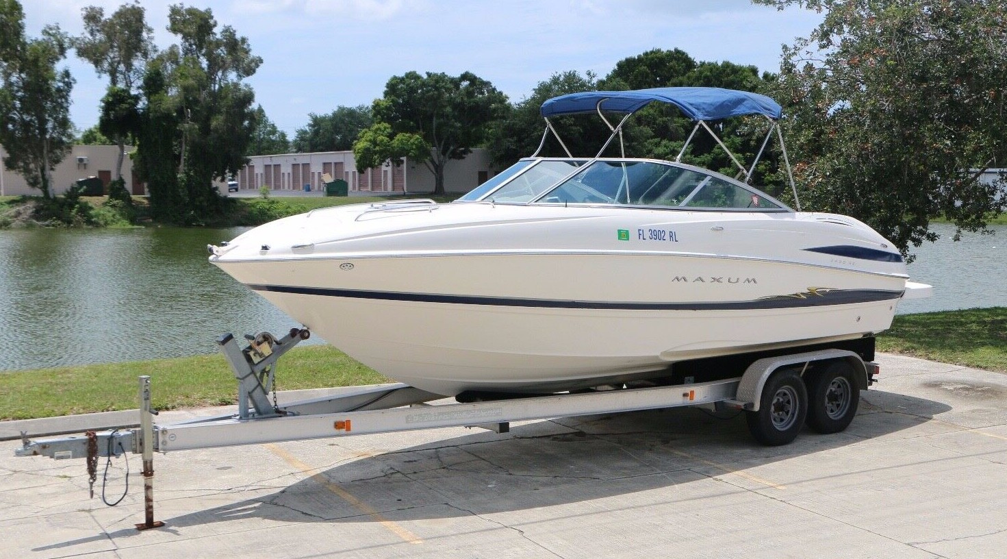 2004 Maxum 2400 SC Cuddy Cabin 5.7 Mercruiser 330hrs Bravo 3