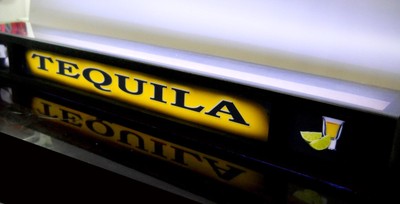 3 ' LED LIGHTED BOTTLE DISPLAY TEQUILA BAR SIGN   RF REMOTE CONTROL