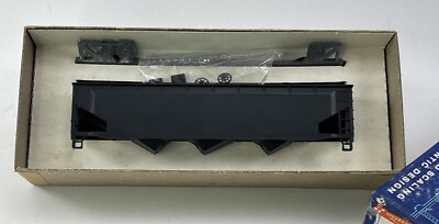 Roundhouse HO Scale 3-Bay Offset Hopper Undecorated Kit #1610