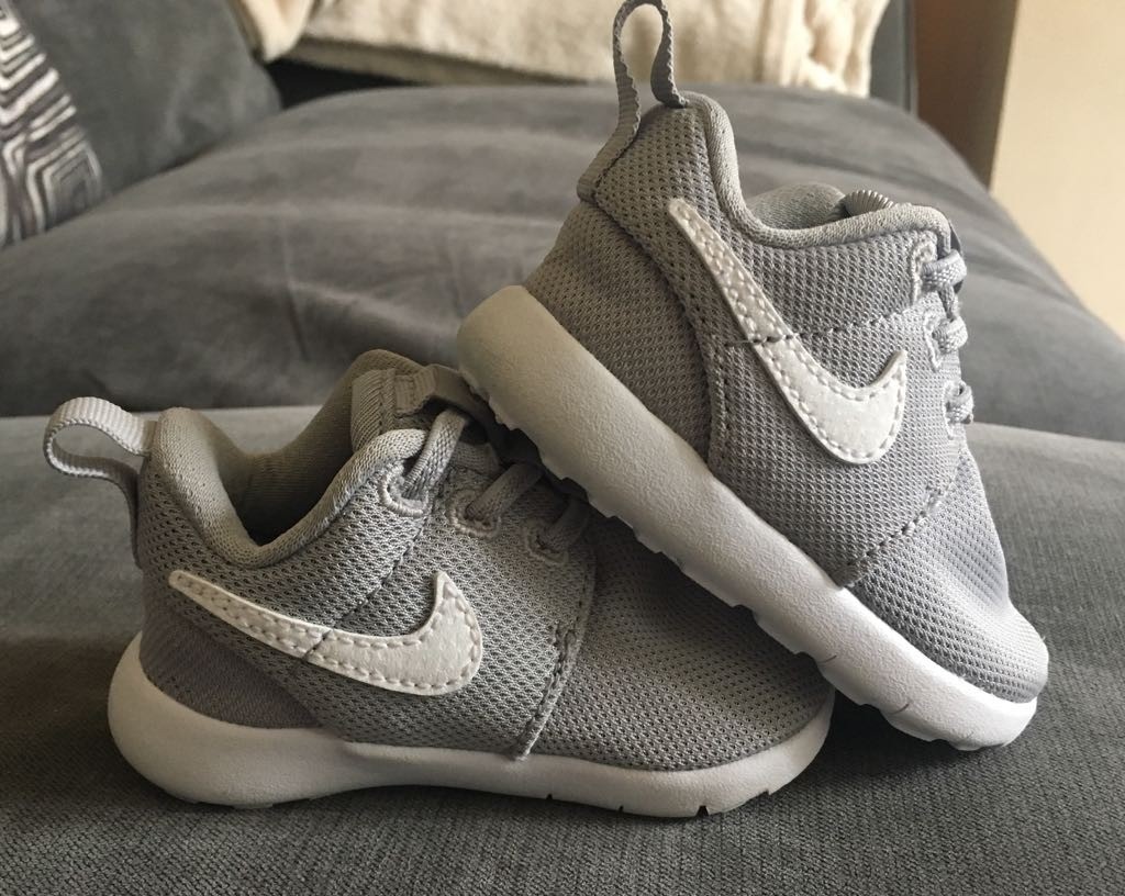girls nike trainers size 2.5