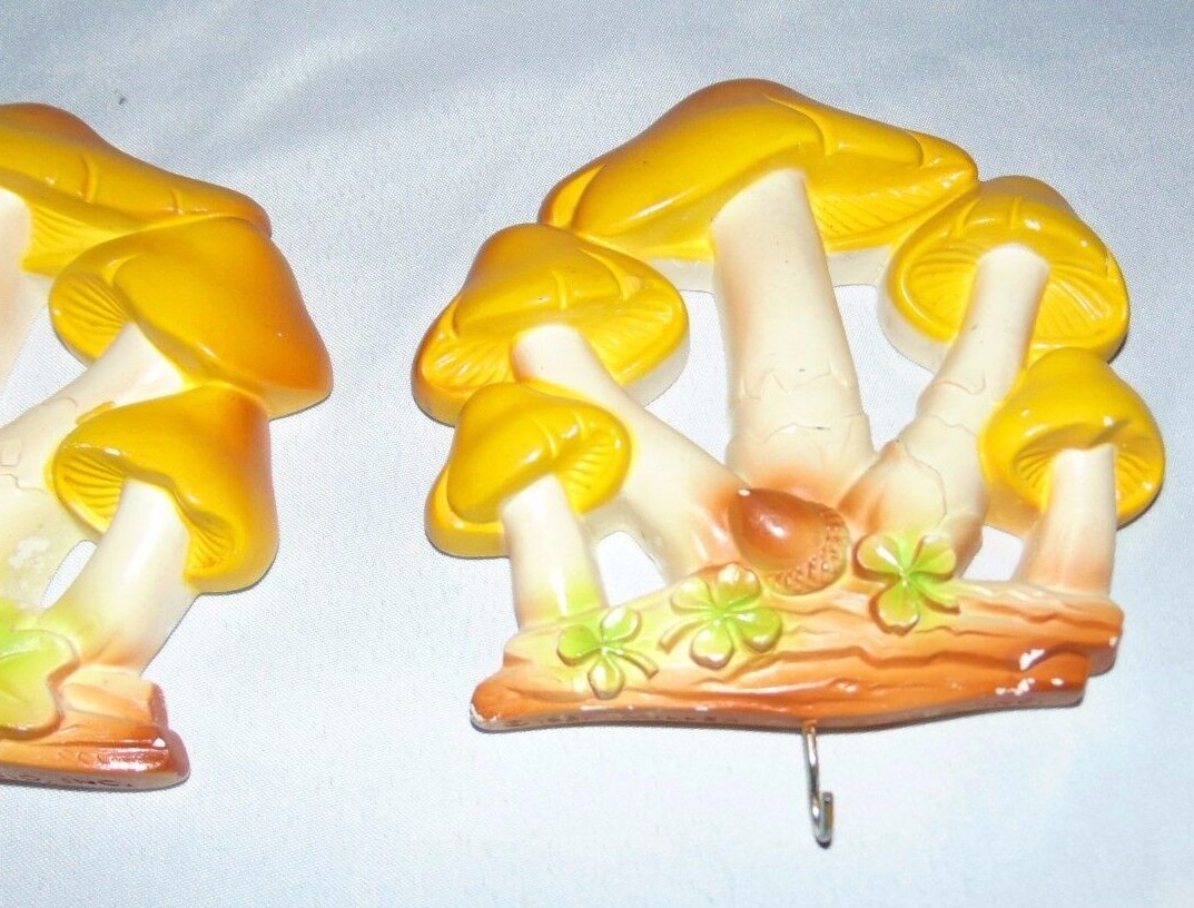 PAIR Vintage 1981 Miller Studio CHALKWARE Mushrooms Pot Holder Hangers