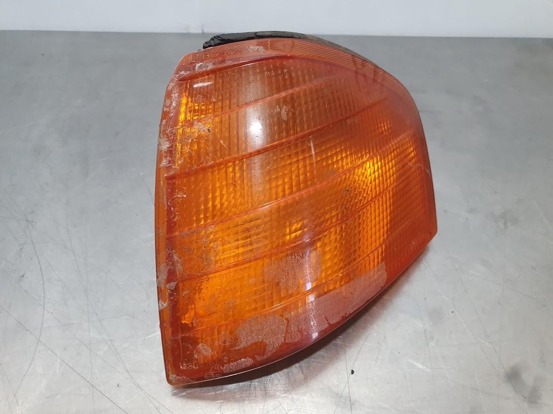 1997 C Class MERCEDES W202 LEFT INDICATOR ORANGE CORNER LIGHT 02/94-08/01 image 2