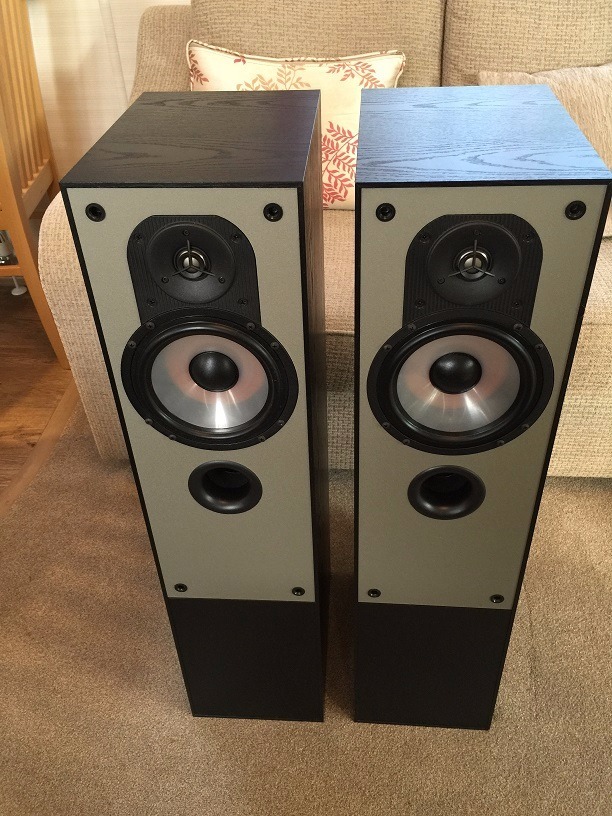 Paradigm monitor 5, 8 Ohm, 80W Per Chanel, floor standing super sound