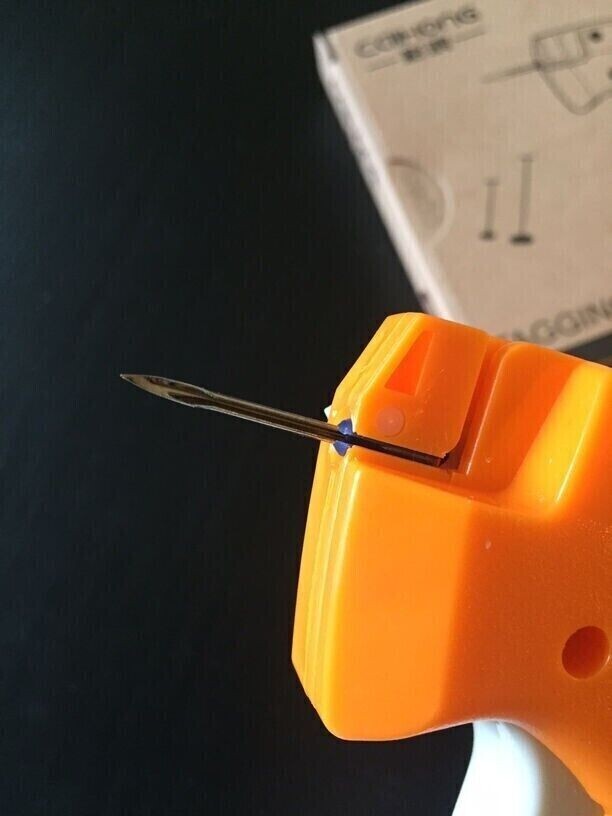 Garment CLOTHING PRICE LABEL TAGGING TAG TAGGER GUN WITH 2000 BARBS 1 Needle 