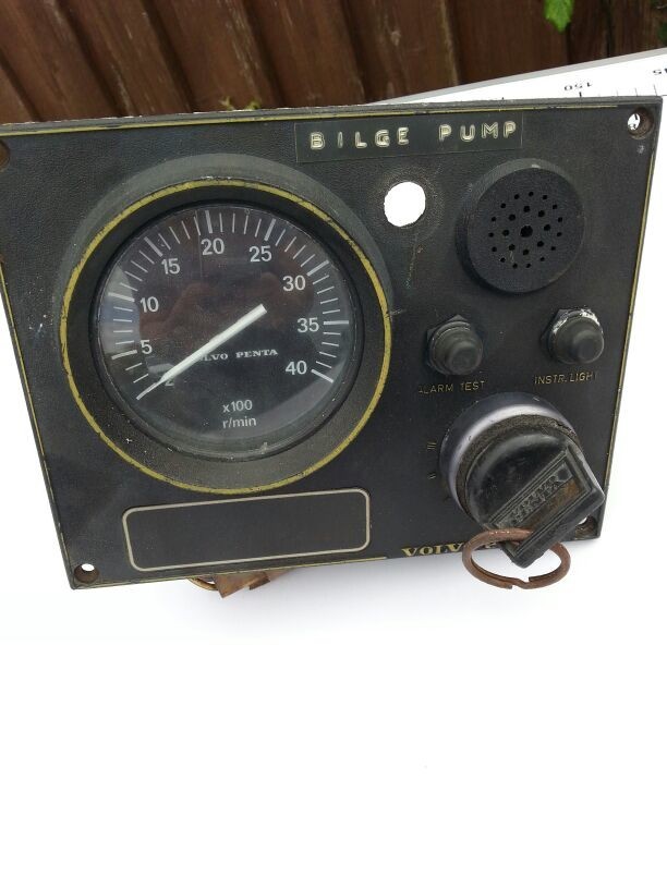 VOLVO PENTA MD2002 CONTROL INSTRUMENT PANEL in Hayling Island