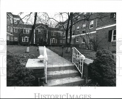 1989 Press Photo Shaker Terrace Apartment at 19606 Van An Ken Boulevard