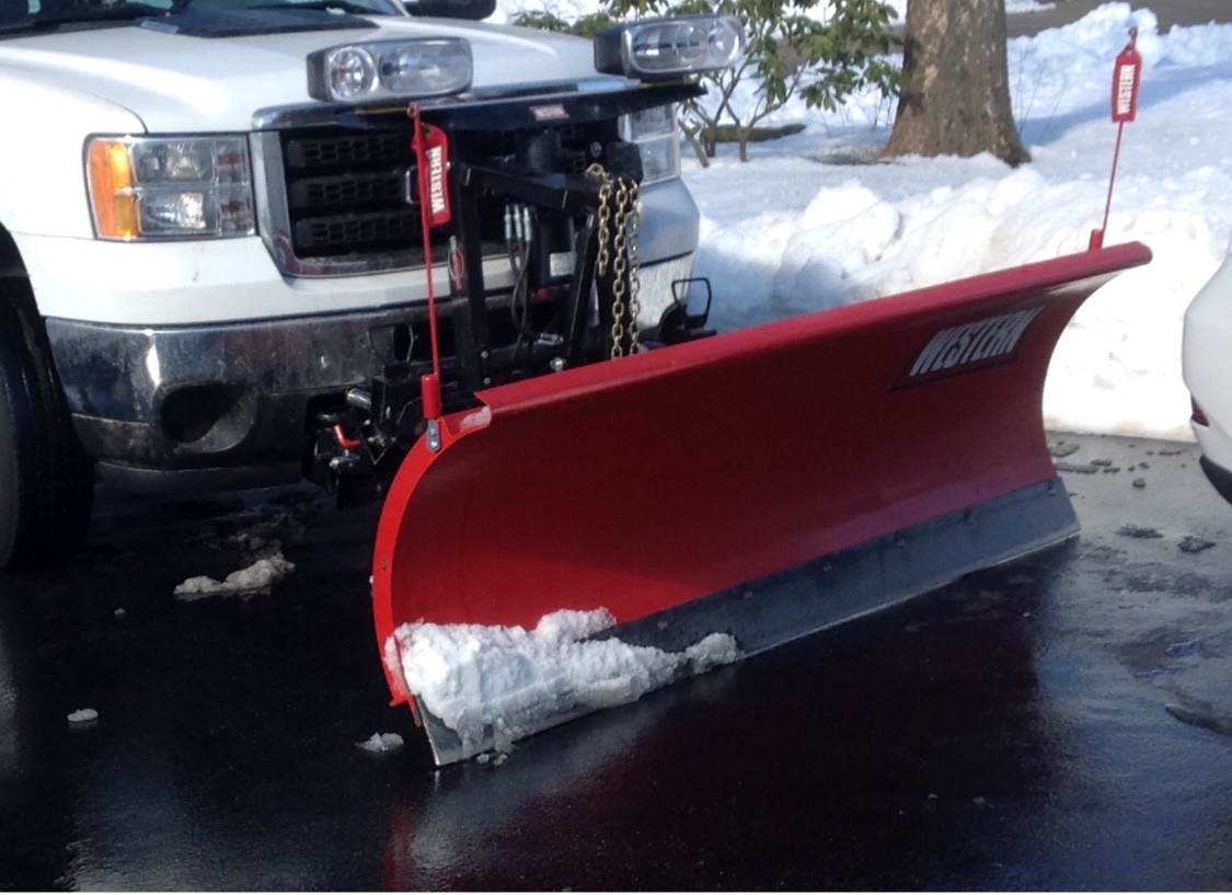 8 feet snow plow and spreader good condition storage keep ,harness include
