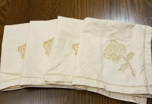 Ivory Linen Rose Cutout Dinner Napkins 4 count preowned good condition