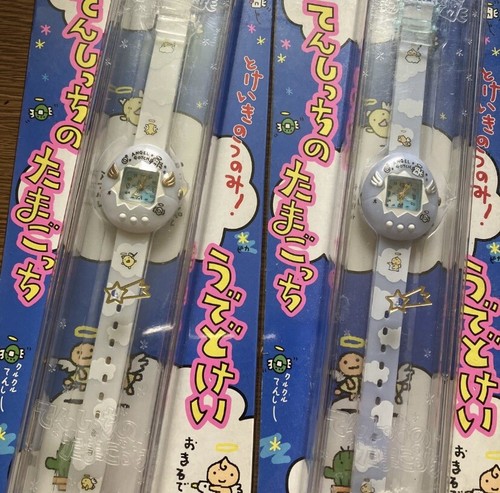 【希少品】レアBANDAI TAMAGOTCHI ホワイト 1997年製 Tamagotchi Original P1/P2 White w/ spirals Bandai 1997