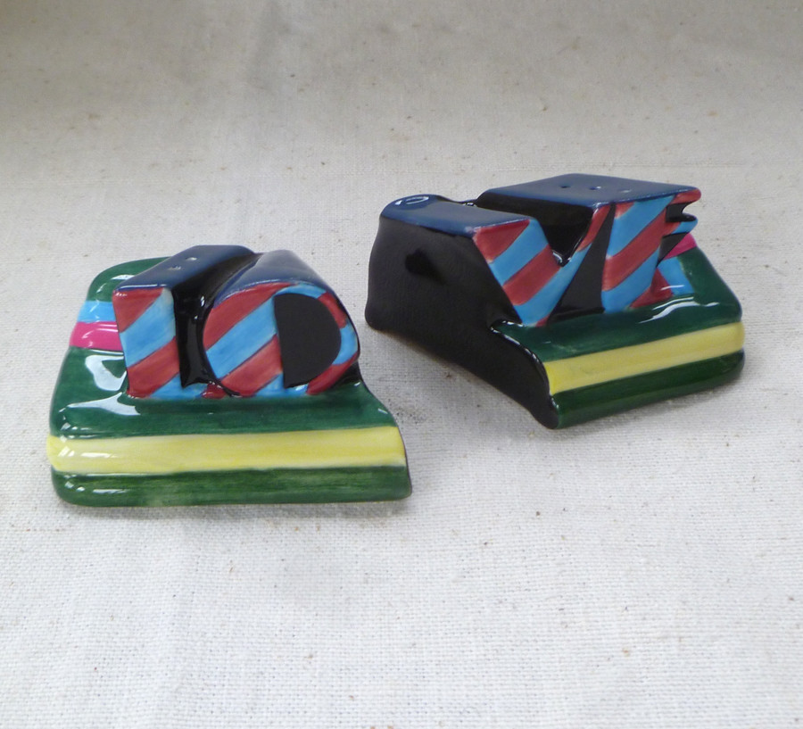 ~ vintage VANDOR ~ BEATLES Yellow Submarine ~ LOVE ~ SALT & PEPPER ~ MIB ~ 2000