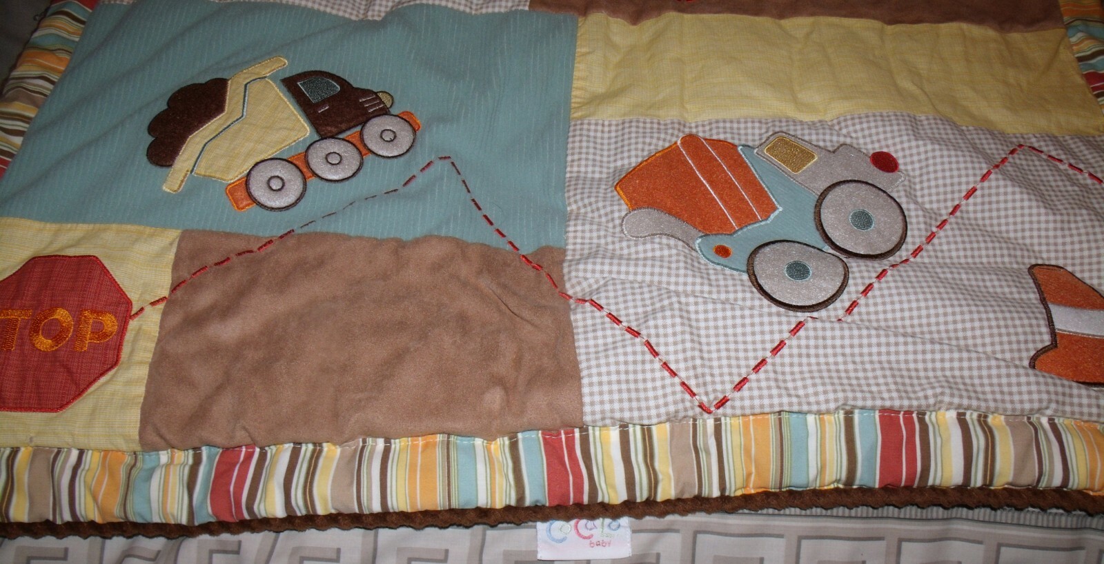 cocalo work zone/construction crib comforter