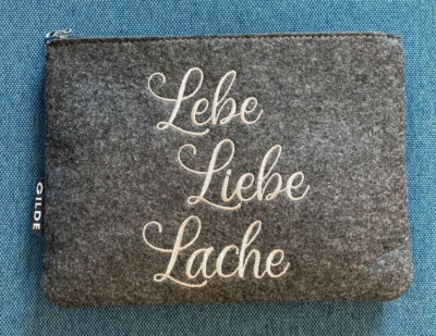 Täschchen ''Lebe Liebe Lache'' Filz dunkelgrau Filztasche  Gilde Tasche Geldbeutel