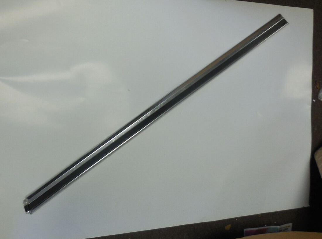 NOS 1971 1972 Ford LTD Station Wagon Quarter Panel Moulding RH D1AZ-7129038-B