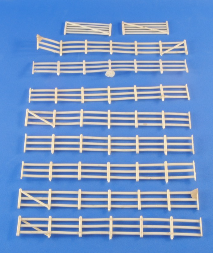 Staccionata recinzione 130 cm modello bianco per diorama ferroviario H0 1:87
