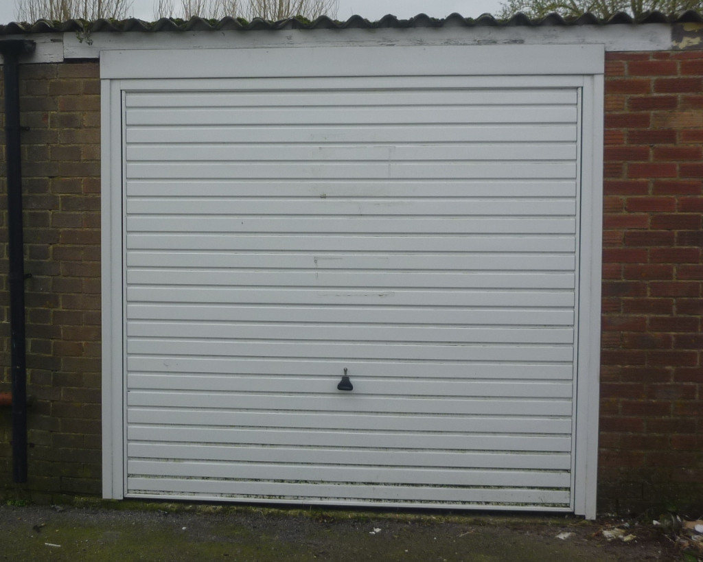 Single Extra Large Lockup Garage to Rent Bognor Regis in Bognor Regis