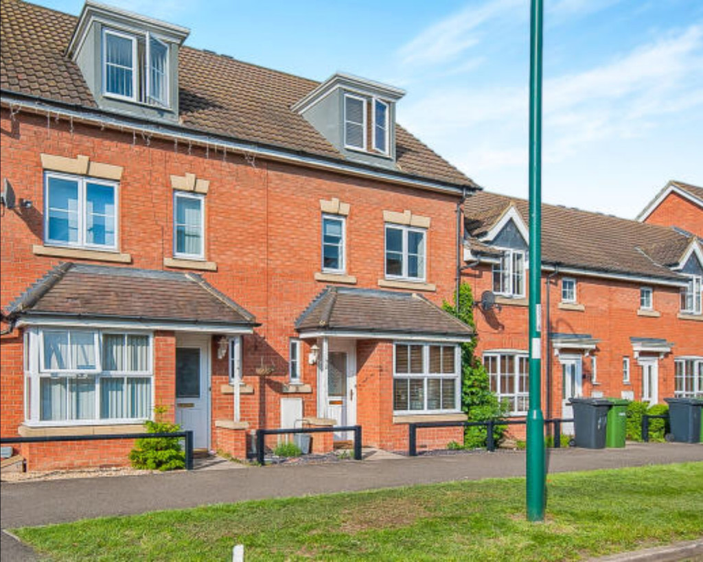 Newly refurbished to high standard 4bedroom family home for rent in Peterborough