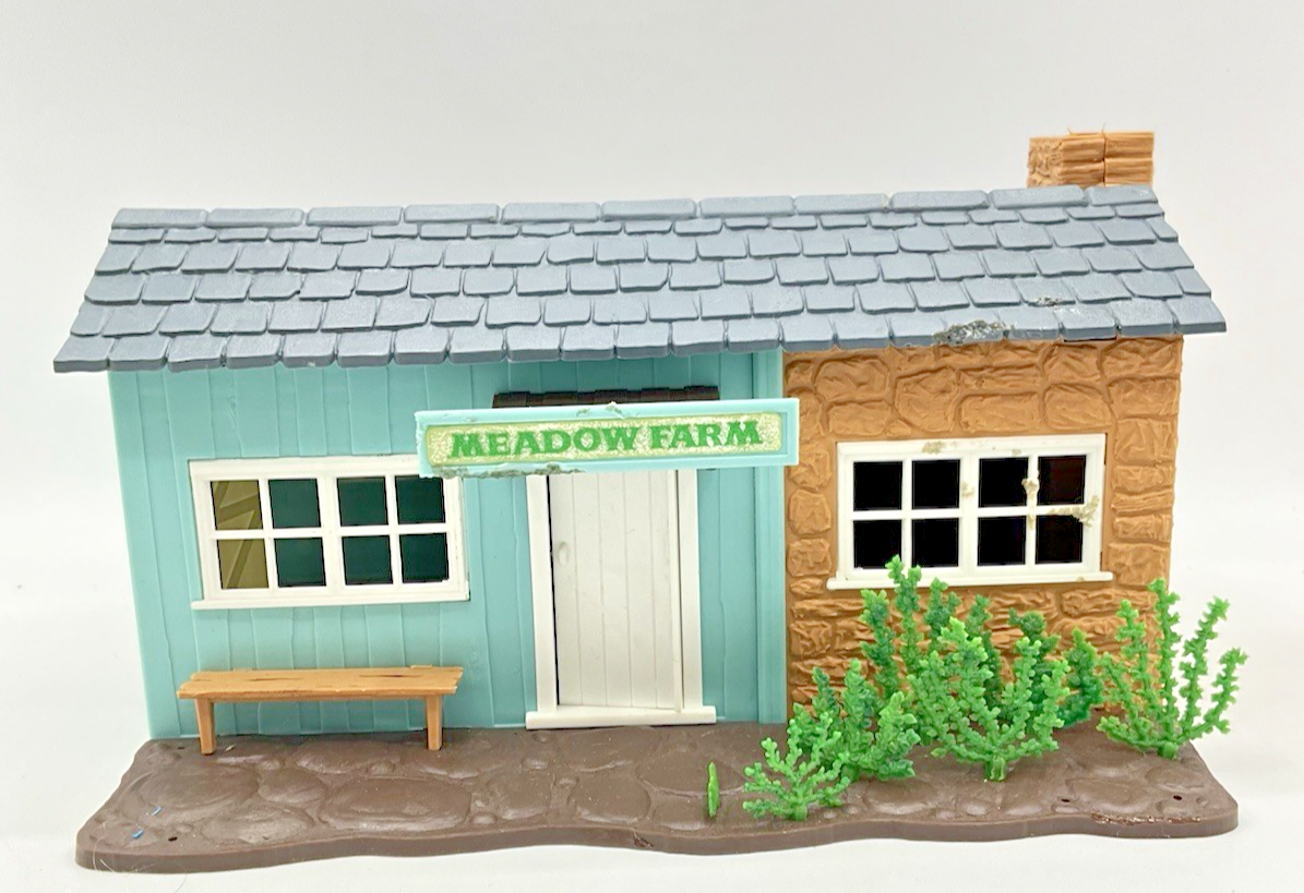 Britains Vintage Model Meadow Farm Cottage | 1970s | 8
