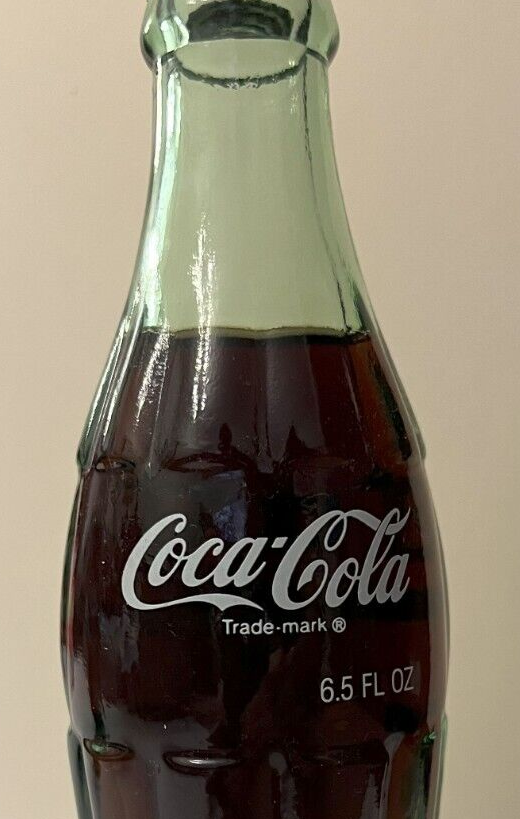 Vintage Full Coca-Cola Classic Glass Bottle Chinese White lettering 6.5 oz China