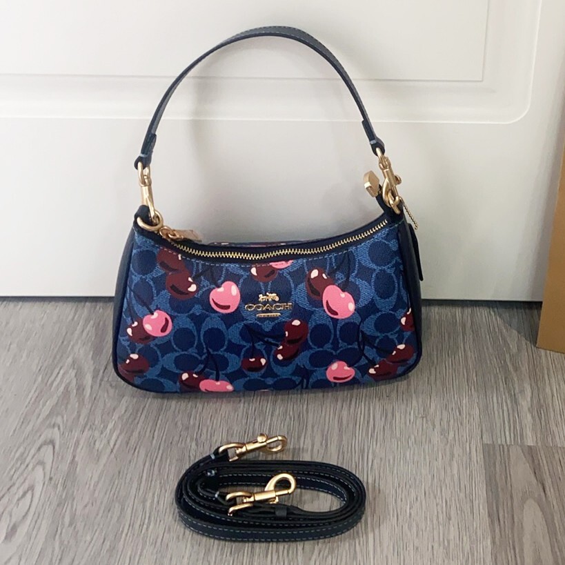 Quyên Đinh 　COACH バッグ COACH® | Dinky Bag 14