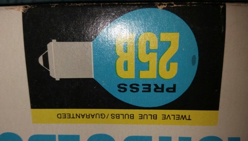Lot 2 Boxes Sylvania Press 25B Blue Dot Flash Bulbs,Total of 21 Bulbs 3 MISSING!