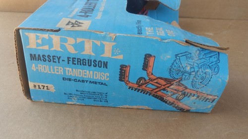 Vintage Ertl Massey Ferguson 4-roller tandem disc #171 NIB
