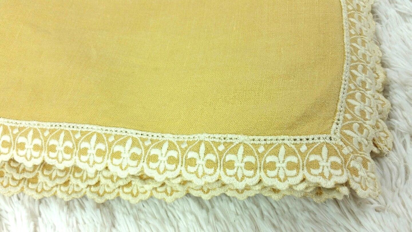 Vtg Embroidered Lace Edge Wheat Yellow Gold Bed/Table Cover Tablecloth Textile