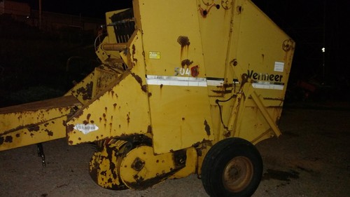 Vermeer 504 G  Round hay baler Good!