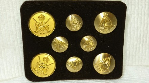 Vintage Set of 8 Sailing London Button and Badge in original box