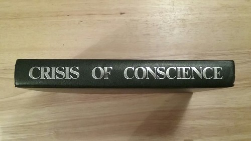 洋書 Crisis of Conscience by Franz Crisis of Conscience: Franz, Raymond: 9780914675235: Amazon