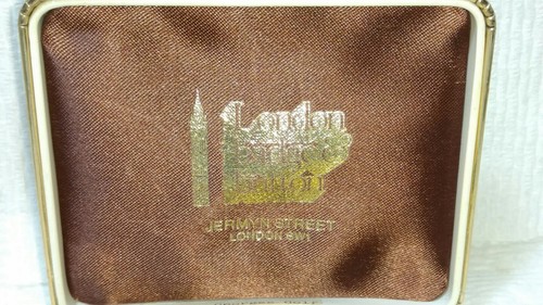 Vintage Set of 8 Sailing London Button and Badge in original box