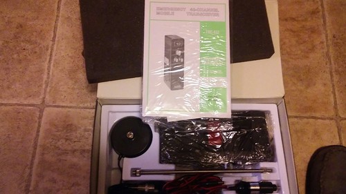 NEW Realistic 40 Channel Two Way CB Radio TRC-412 Emergency Mobile Transceiver