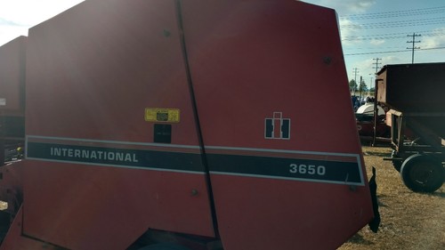 Case International 5 x 5 Round Hay Baler  Good