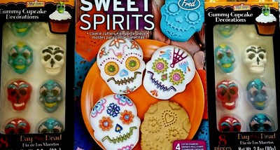 DAY OF THE DEAD de Muertos SKULL COOKIE CUTTERS + 16 Gummy CUPCAKE DECORATIONS