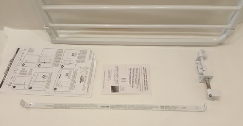 Cardinal Gates Auto Lock Gate Model MG-15 0024689002000 Pet Dog Animal Gate