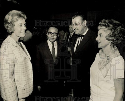 1969 Press Photo Douglas Marshalls and Consul General M. Al-Hadi at Texas party.
