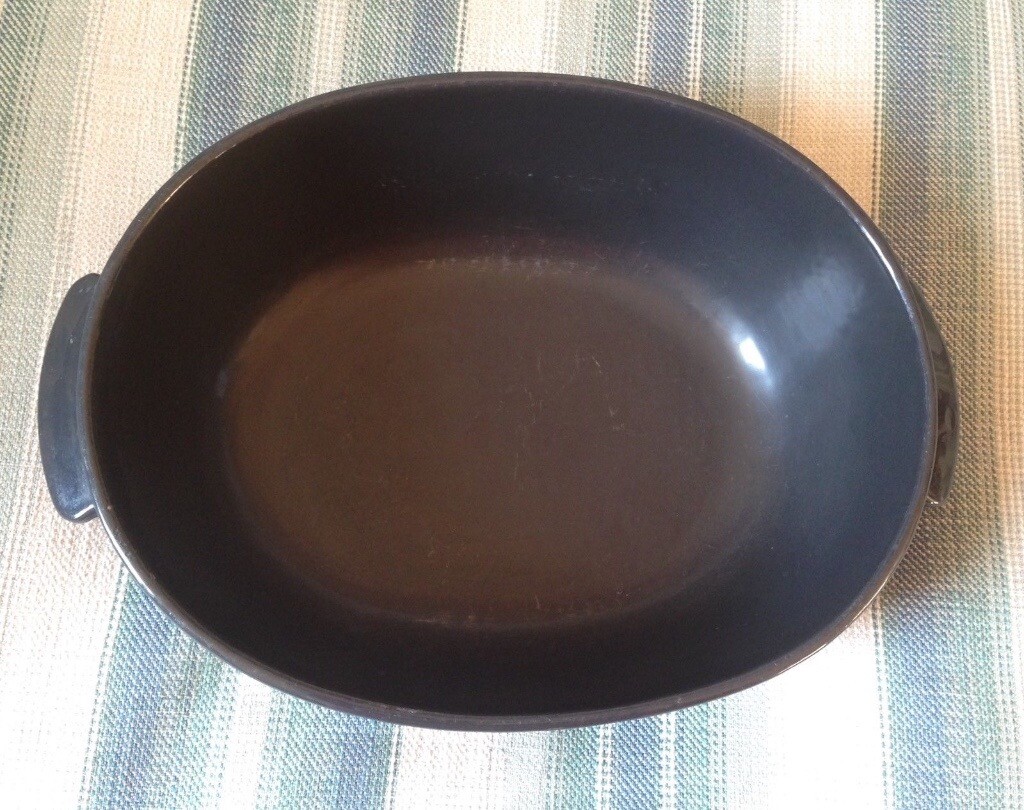 OLD CAST IRON SAUCEPAN. Vintage oval cooking pot, Made in England in