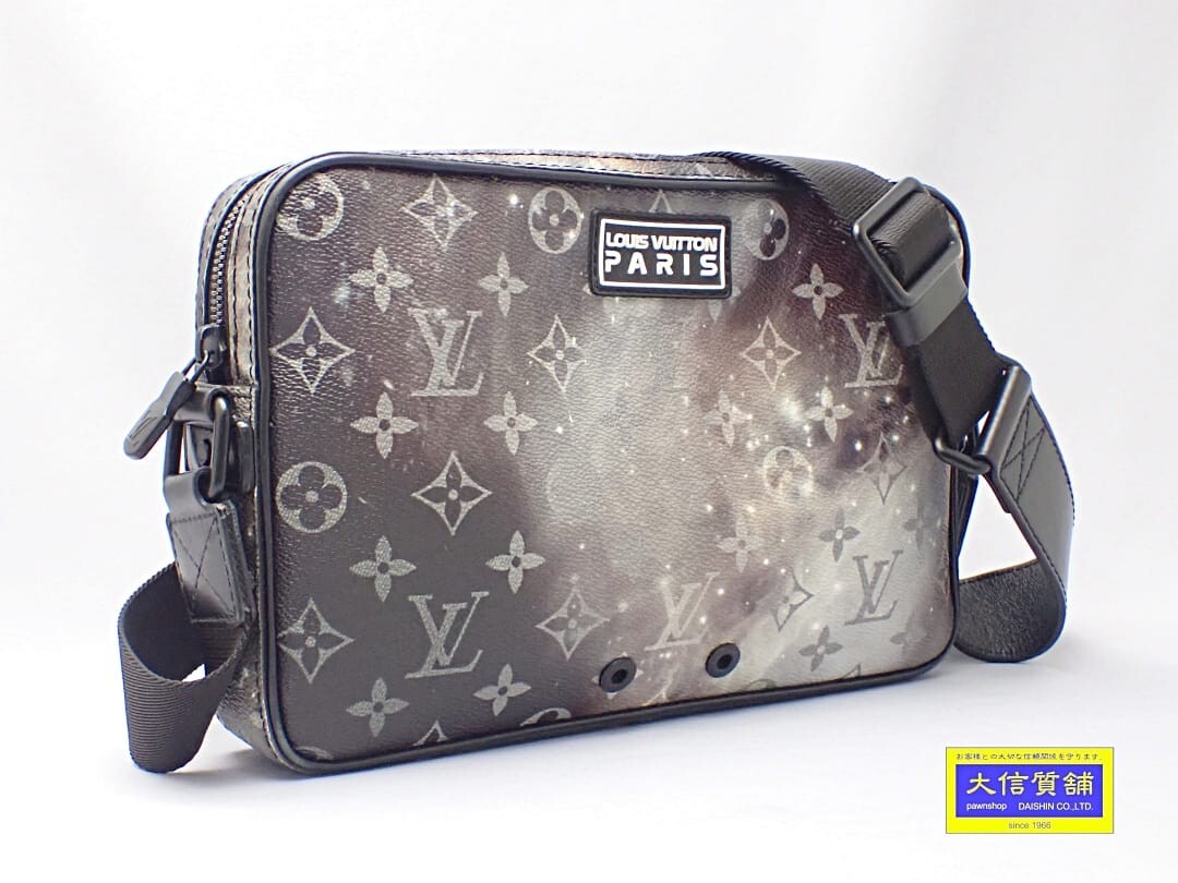 【25SS /SKY BLUE】Louis Vuitton アルファメッセンジャー Alpha Messenger Taigarama - Bags and Small Leather Goods