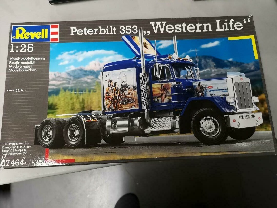 自動車 Revell Peterbilt Highway Dragon 1:25 Level 4 Model Kit Peterbilt 359 Conventional Truck Tractor